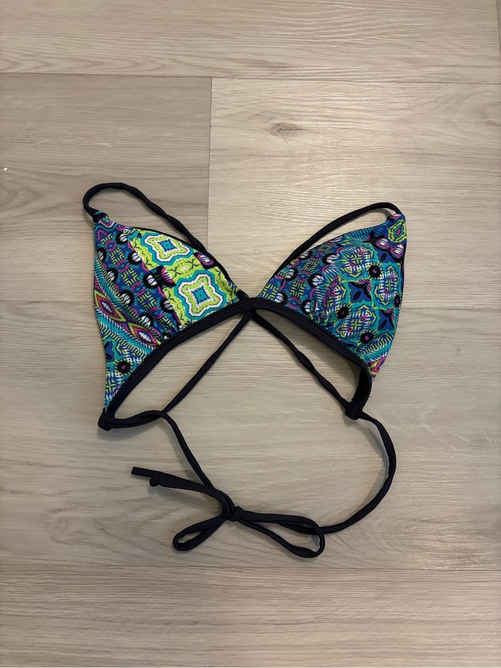 Colorful Tribal Print Bikini Top - Multicolor